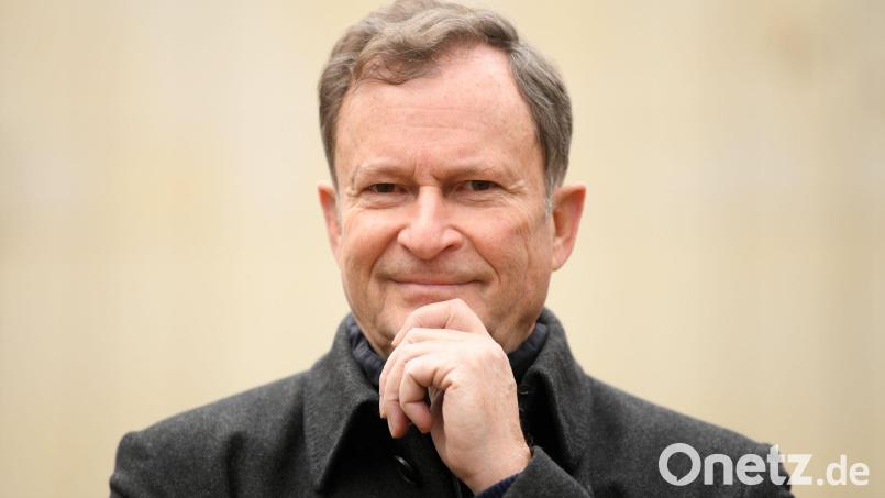 Hans E. Lorenz kritisiert FIFA-Entscheidung im Fall Balogun scharf. (Archivbild) Bild: Arne Dedert/dpa
