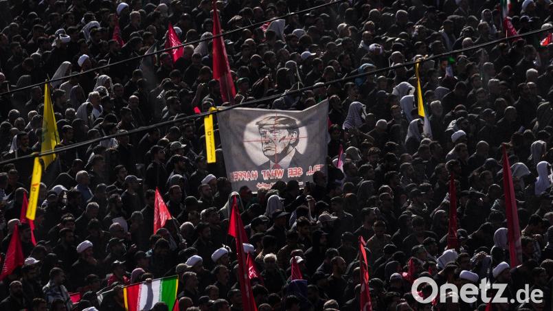 Die Trauerfeiern dauern mehrere Tage (Archivbild). Bild: Altaf Qadri/AP/dpa