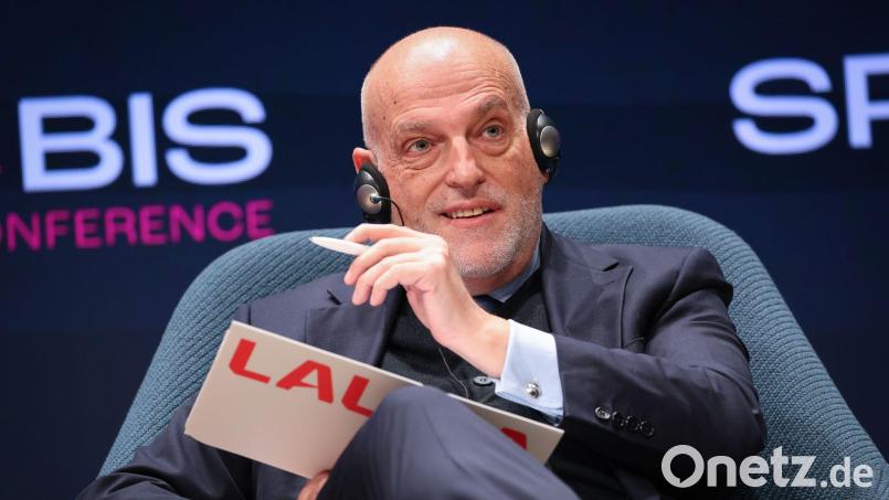 Kritisiert die FIFA: Spaniens Liga-Chef Javier Tebas. (Archivbild) Bild: Christian Charisius/dpa