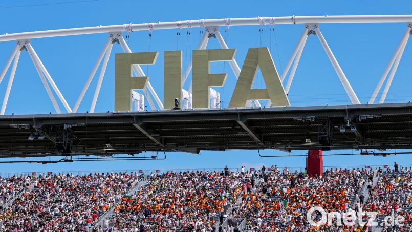 Der Weltfußballverband FIFA denkt über die Rückkehr russischer Teams nach. (Archivbild) Bild: Jan Woitas/dpa