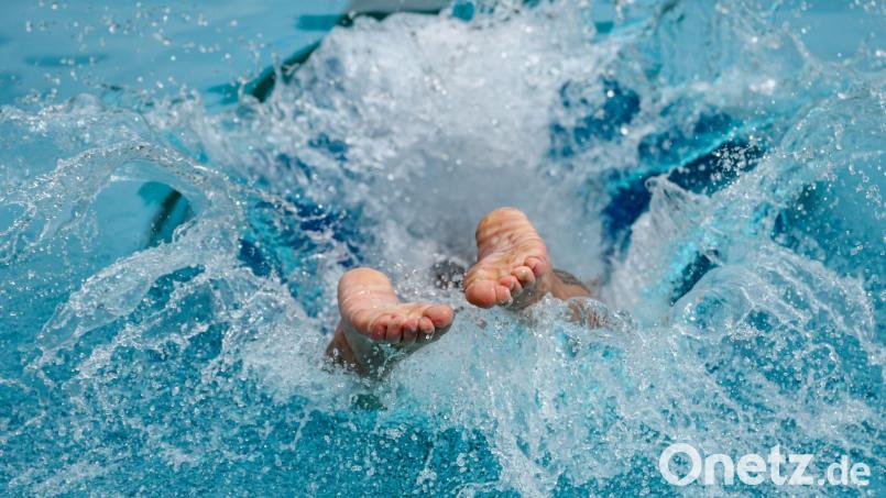 Der Spender ist selbst Freibad-Fan. (Archivbild) Bild: Patrick Pleul/dpa