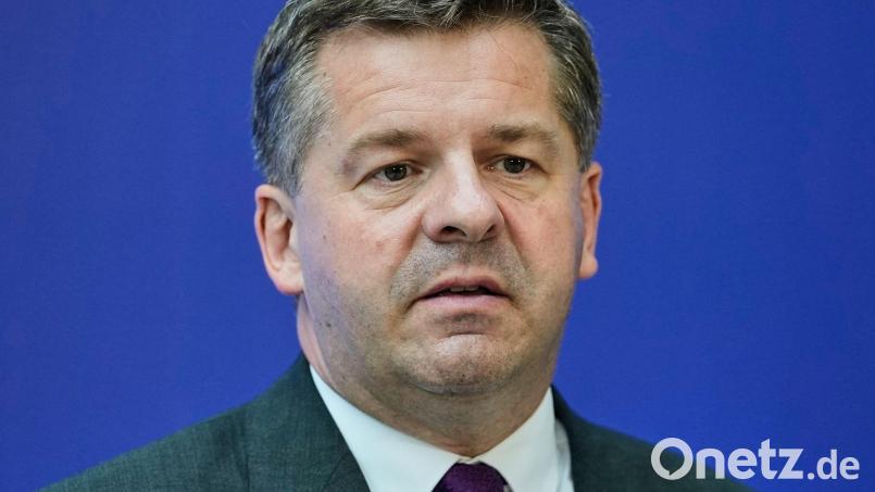 „Ich werde nicht zur AfD und nicht zur Linkspartei gehen und um Stimmen bitten“, sagte Sven Schulze (CDU). (Archivbild) Bild: Matthias Schrader/Pool AP/AP Photo/Matthias Schrader