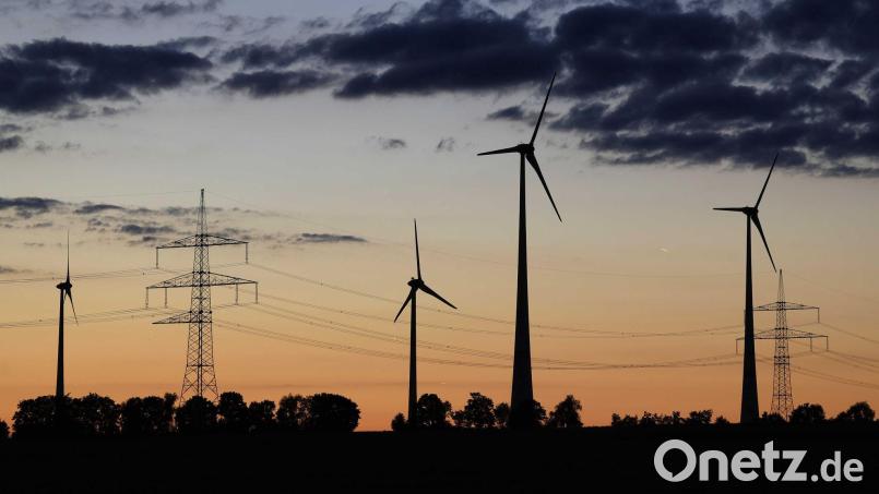 Bayerns Verwaltungsgerichte müssen sich immer häufiger mit Windkraftanlagen beschäftigen. (Symbolbild) Bild: Karl-Josef Hildenbrand/dpa
