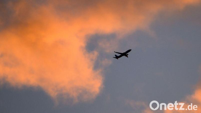 Eine Boeing 737 ist über dem Arabischen Meer vom Radar verschwunden. (Symbolbild) Bild: Julian Stratenschulte/dpa