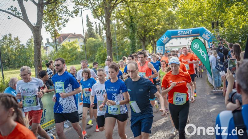 Insgesamt gingen am Mittwochabend über 2600 Läuferinnen und Läufer an den Start. Bild: Michael Golinski