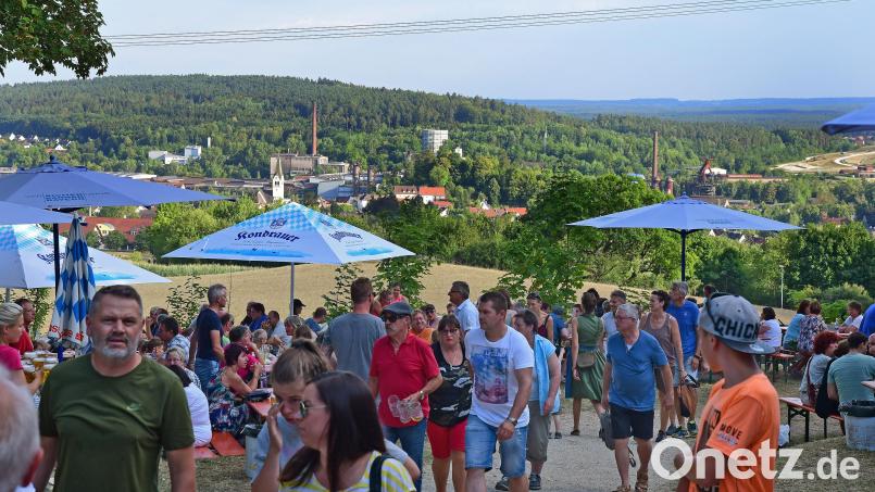 Das Annabergfest zieht jedes Jahr Tausende Besucher an. In diesem Jahr feiert der Bergpass Premiere, der sich vor allem an Dauer-Gäste richtet. Archivbild: Petra Hartl