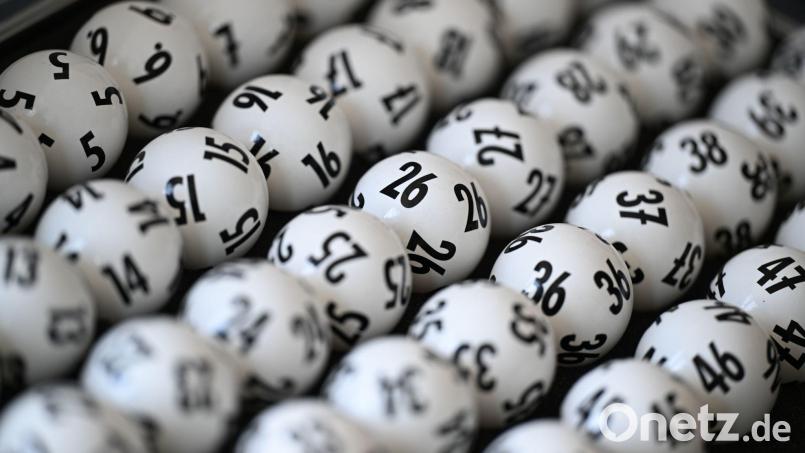 Die Staatliche Lotterie- und Spielbankverwaltung erzielte im ersten Halbjahr einen Umsatz von 641,8 Millionen Euro. (Symbolbild) Bild: Arne Dedert/dpa