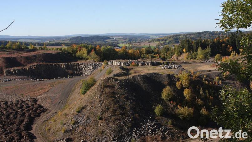 Ohne Zweifel ein lohnendes Wanderziel, bei dem aber Vorsicht geboten ist, ist der Steinbruch im Teichelberg. Wo in dessen Umfeld Windräder gebaut werden, ist derzeit noch offen. Archivbild: Werner Robl