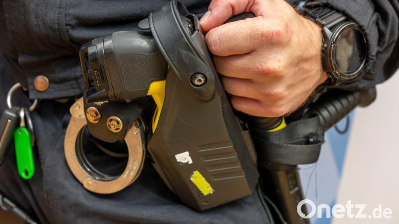 Die beiden Männer wurden in der Nähe des Landshuter Gefängnisses festgenommen. (Symbolbild) Bild: Peter Kneffel/dpa