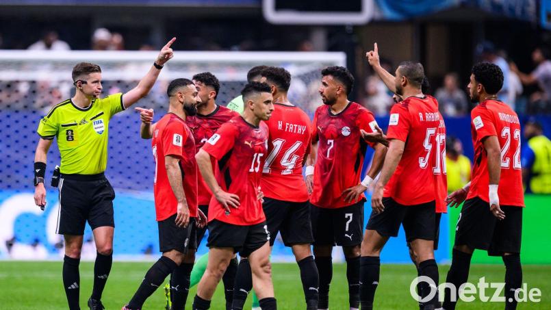 Ägypten haderte nach dem späten Achtelfinal-Aus gegen Argentinien mit dem Schiedsrichter. (Archivbild) Bild: Tom Weller/dpa