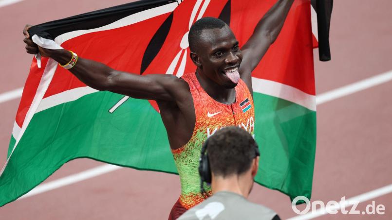 Jubelt über einen Weltrekord: Emmanuel Wanyonyi. (Archivbild) Bild: Oliver Weiken/dpa