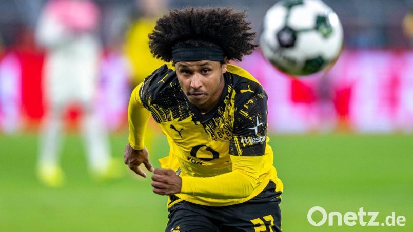 Karim Adeyemi steht vor einem Wechsel zum FC Barcelona. (Archivbild) Bild: David Inderlied/dpa