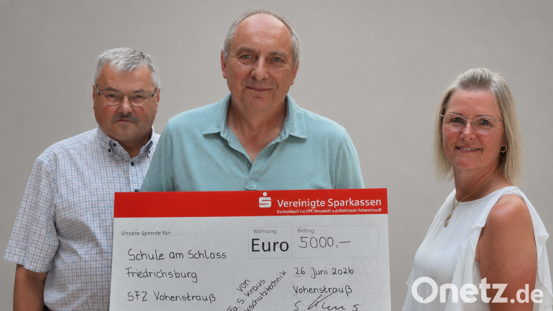 Sonderschuloberlehrer i.R. Michael Kindl und Siegfried Kraus Kraus mit Gattin. Bild: Michael Raab (MRaab@sfz-vohenstrauss.de)
