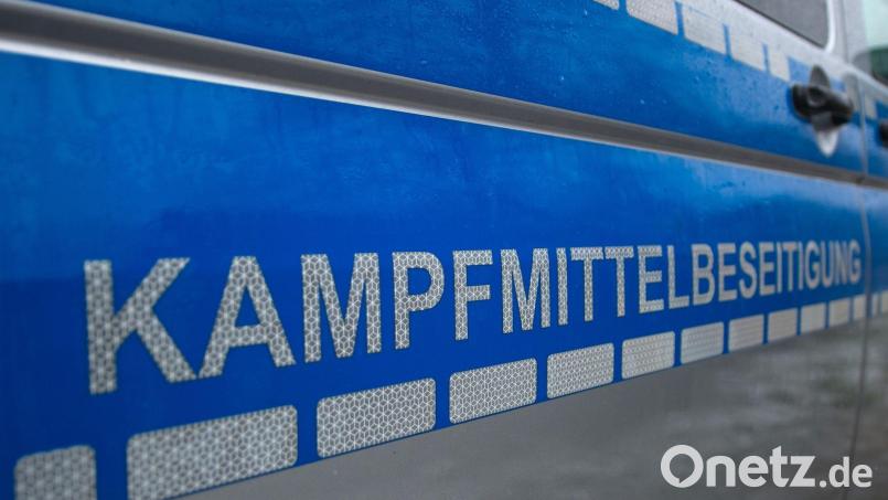 Bei einer Wohnungsauflösung in Freihung (Landkreis Amberg-Sulzbach) wurde am Samstag Munition aus dem Zweiten Weltkrieg entdeckt. Eine Spezialeinheit des Landeskriminalamt aus München rückte zur Sprengung an. Bild: Philipp Schulze/dpa