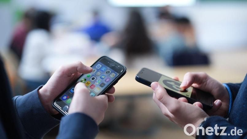 Von EU-Kommissionspräsidentin Ursula von der Leyen beauftragte Experten empfehlen, den Zugang zu Social Media für Kinder unter 13 Jahren in allen Mitgliedsländern zu beschränken. (Symbolbild) Bild: Marcus Brandt/dpa