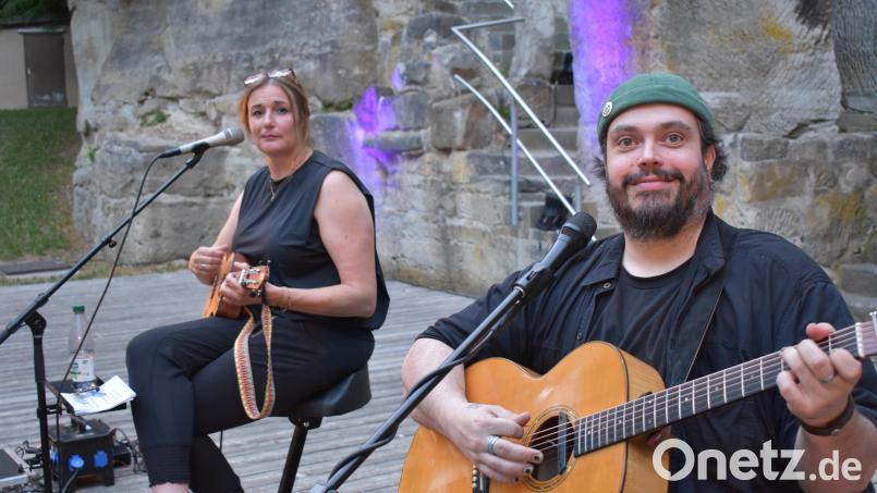 Der Heimat-Liederabend mit Susi Raith und Mathias Kellner: "Zwischen Tür und Angel" kam beim Publikum sehr gut an. Bild: Renate Gradl