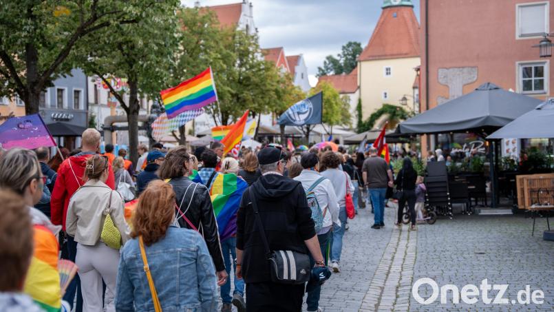 2025 fand der erste CSD in Weiden statt. Bild: Marina Gube