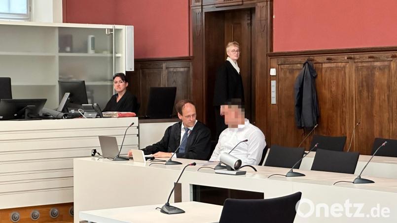 Ein Angeklagter aus dem Landkreis Schwandorf musste sich vor dem Landgericht Amberg verantworten, weil er seinen Vater und dessen Ex-Partnerin schwer misshandelt haben soll. Archivbild: Stefanie Kraus