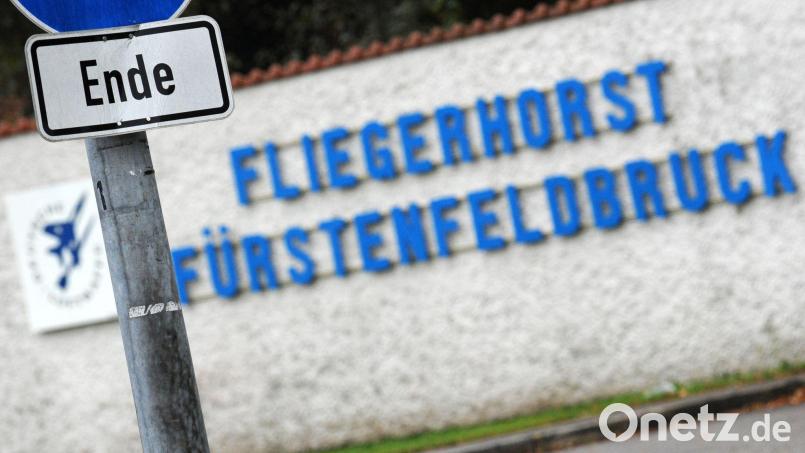 Der Fliegerhorst Fürstenfeldbruck kann auf eine lange und wechselhafte Geschichte zurückblicken. Offenbar sollen hier aber in Zukunft keine Flugzeuge mehr stationiert werden. (Archivbild) Bild: picture alliance / dpa