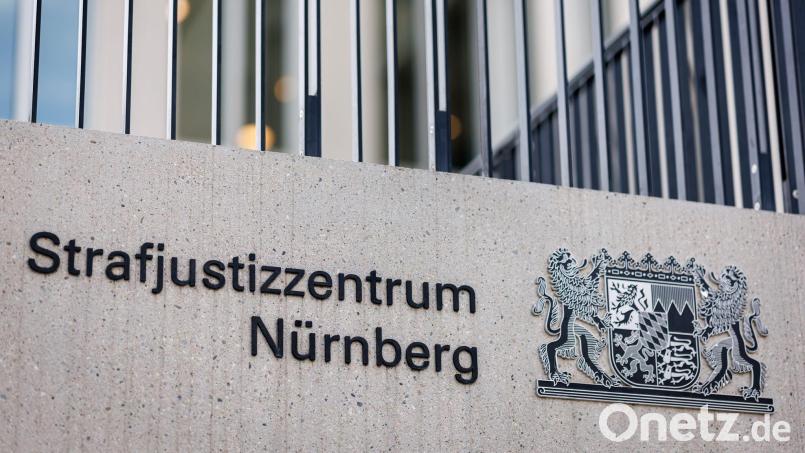 Ein 59-Jähriger weist vor Gericht die Vorwürfe des Kindesmissbrauchs und der Vergewaltigung zurück. (Symbolbild) Bild: Daniel Karmann/dpa