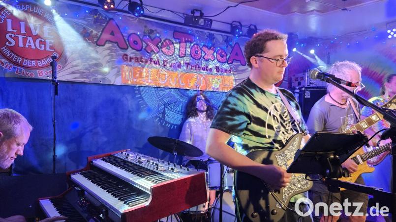 Während die anderen Bands im Biergarten spielten, traten "AoxoToxoA" aus der Schweiz auf der "Live Stage auf. Bild: Sabine Mende