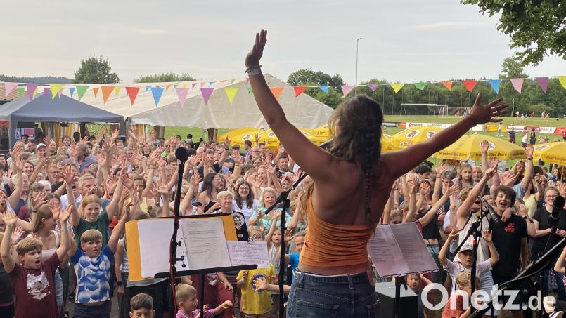 Singen, Jubeln, Tanzen: "Highway to Helldrich" eröffnet am Samstag, 18. Juli, das Abendprogramm des "Bright Mountain"-Festivals. Archivbild: Gabriele Leonie Bräutigam