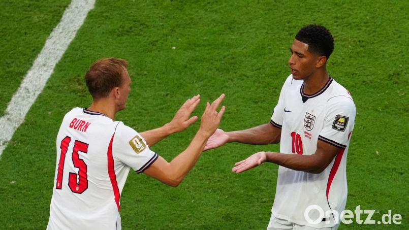 Dan Burn (l) fehlt ein Finger seiner rechten Hand. Bild: Nick Potts/PA Wire/dpa