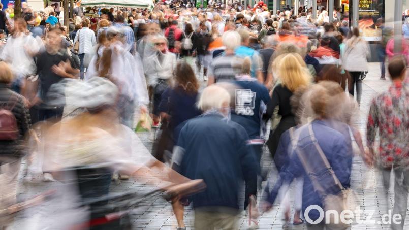 Ein Bericht der EU zeigt, dass deren Bevölkerung altern und schrumpfen wird. (Symbolbild) Bild: Jan Woitas/dpa