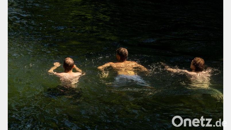 Heiß, aber teilweise turbulent - so zeigt sich das Wetter in Bayern. Bild: Peter Kneffel/dpa