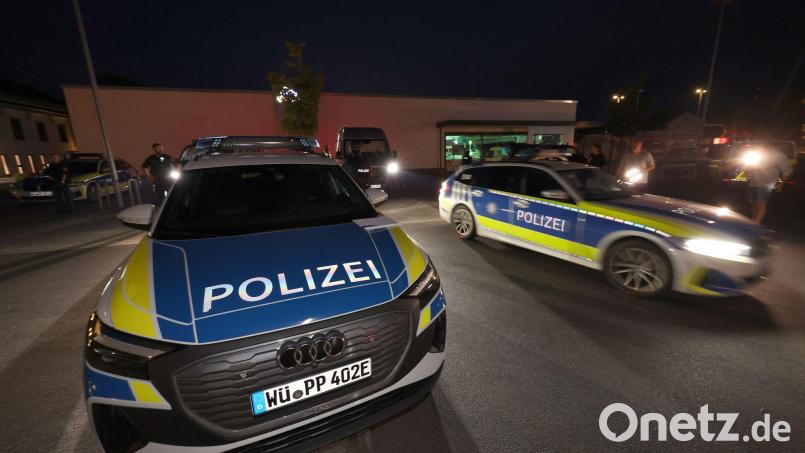 Die Polizei sucht einen Verdächtigen und warnt vor ihm. Bild: Karl-Josef Hildenbrand/dpa