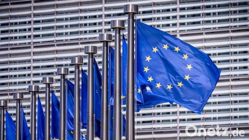 Die EU-Kommission prüft Staatshilfen, damit keine Verzerrung des Wettbewerbs auf dem EU-Markt entsteht. (Archivbild) Bild: Michael Kappeler/dpa