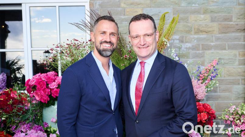 Daniel Funke und Jens Spahn sind seit 2017 verheiratet. (Archivbild) Bild: Annette Riedl/dpa