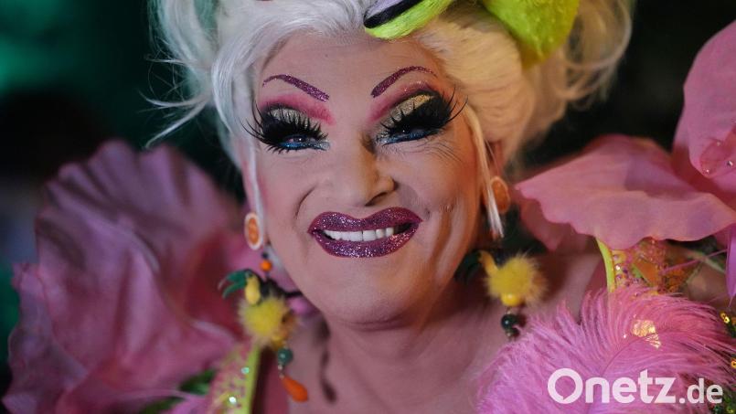 Liest die Leviten beim Promi-Büßen: Dragqueen Olivia Jones. (Archivbild) Bild: Marcus Brandt/dpa