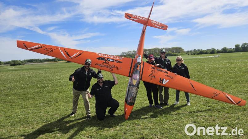 So groß kann ein Modellflugzeug sein: Dieser Sparte der Fliegerei widmet sich diesmal der Segelfliegerverein Luftsportgruppe Amberg bei seinem Flugfest von 24. bis 26. Juli. Bild: Luftsportgruppe Amberg
