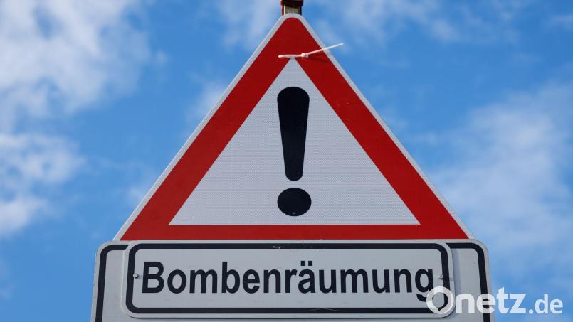 Was Autofahrerinnen und -fahrer zum Blindgänger-Fund in Neu-Ulm wissen müssen. (Symbolbild) Bild: Friso Gentsch/dpa