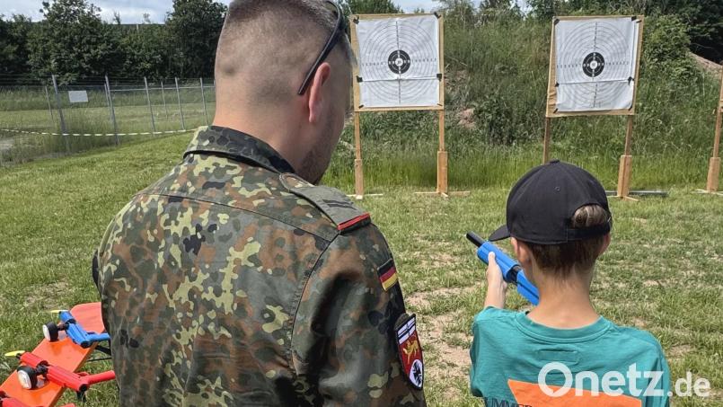 Beim „Tag der Bundeswehr“ in der Weidener Kaserne richteten sich zahlreiche Mitmachangebote auch an Kinder. Die Teilnahme der Streitkräfte am Weidener Kinderbürgerfest lehnt die GEW jedoch ab. Symbolbild: mgo