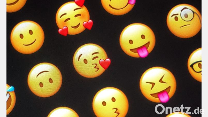Es gibt schon sehr viele Emojis. Doch es kommen noch immer welche hinzu. (Symbolbild) Bild: Jörg Carstensen/dpa