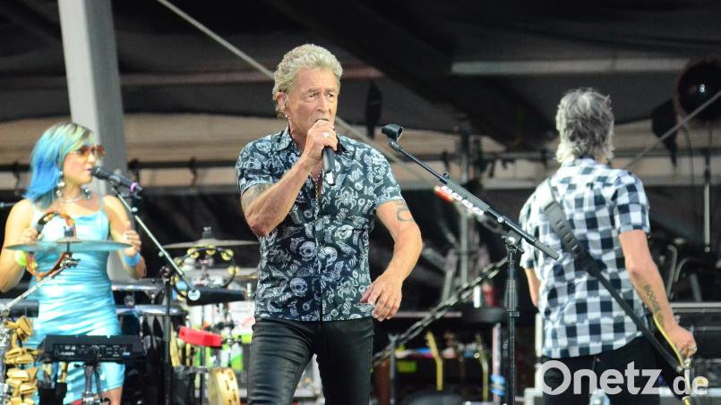 Peter Maffay gibt in Regensburg bei den Schlossfestspielen ein Statement gegen Rassismus und für Demokratie ab. Bild: Helmut Kunz