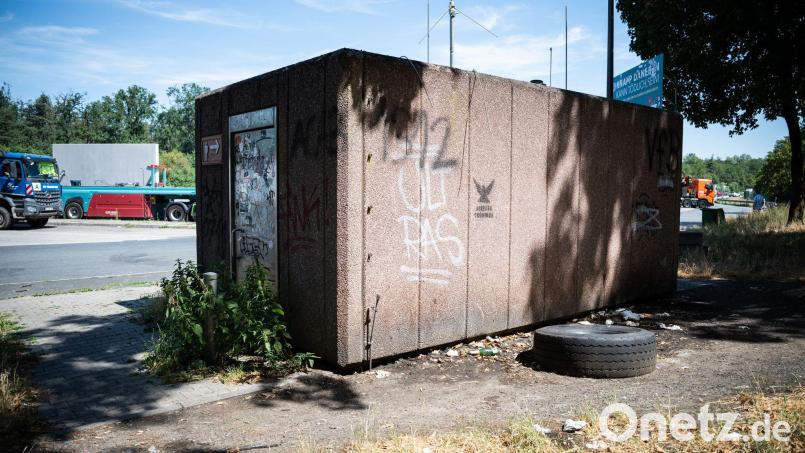 Um die Toiletten auf Deutschlands Autobahn-Rastplätzen zu erneuern, bräuchte es Hunderte Millionen Euro. (Archivbild) Bild: Hannes P. Albert/dpa