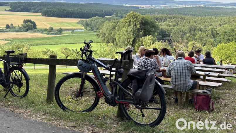Vielen ist das eine liebgewonnene Tradition vor der Festwoche in Sulzbach-Rosenberg: Ansitzen am Annaberg-Nordhang – tolle Aussicht inklusive. Bild: san