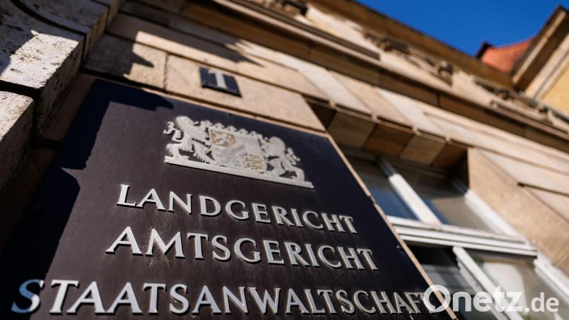 Die Staatsanwaltschaft Schweinfurt ermittelt wegen Totschlags. (Symbolbild) Bild: Daniel Karmann/dpa