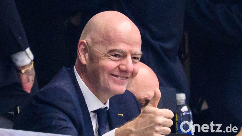 Gianni Infantino hat gute Laune bei der WM. Bild: Tom Weller/dpa
