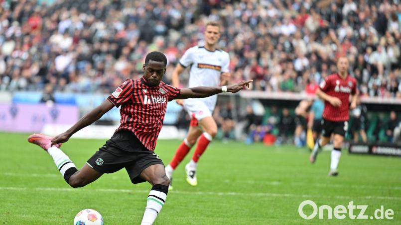 Noel Aseko wechselt in die Bundesliga zu Eintracht Frankfurt. (Archivbild) Bild: Swen Pförtner/dpa