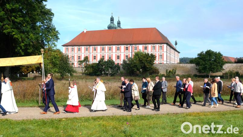 Glaube und SuperTech im Gleichklang. Das künftige Wissenschaftszentrum Speinshart wird auch für die Gemeinde eine große Herausforderung. Bild: Robert Dotzauer