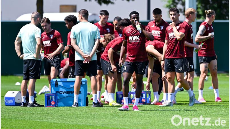 Der FC Augsburg ist seit einer Woche im Training. (Archivbild) Bild: Sven Hoppe/dpa