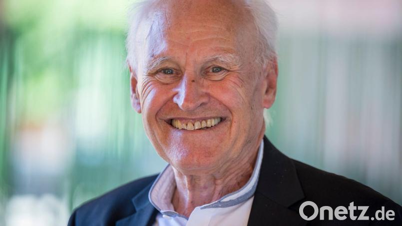 Erwin Huber feiert seinen 80. Geburtstag. Bild: Peter Kneffel/dpa