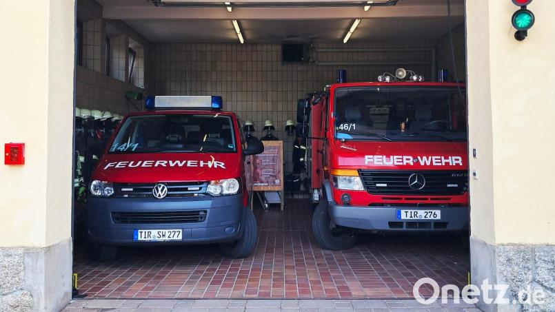 Die derzeitigen Voraussetzungen für die Feuerwehr Poppenreuth im ehemaligen Schulhaus sind nicht optimal. Vor allem die Sicherheit der Aktiven bei Einsätzen stehen in der Kritik. Ein Neubau beziehungsweise Umbau würde die Situation enorm verbessern Bild: Oswald Zintl
