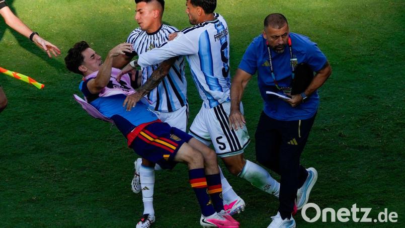 Die FIFA ermittelt nach den Vorfällen nach dem Ende des WM-Endspiels. Bild: Yuki Iwamura/AP/dpa