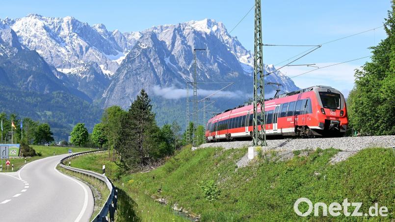 Die Bahn belohnt auch dieses Jahr Einserschüler mit einer Freifahrt. Symbolbild: Angelika Warmuth/dpa