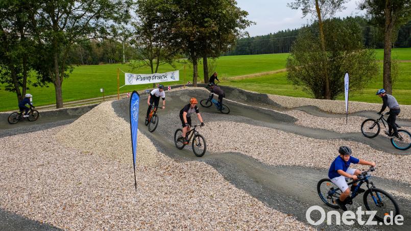 So sieht der Pumptrack in Elbart bei Freihung aus: Der Fahrrad-Parcours ist etwa 500 Quadratmeter groß, die Strecke gut 110 Meter lang. Ein Modell für Sulzbach-Rosenberg? Archivbild: Christian Lingl